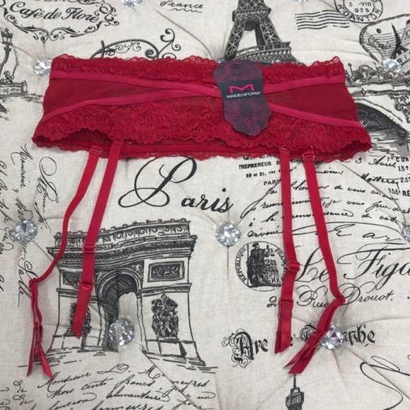 Maidenform Super Sexy Lace Garter Belt - Picture 2 of 7